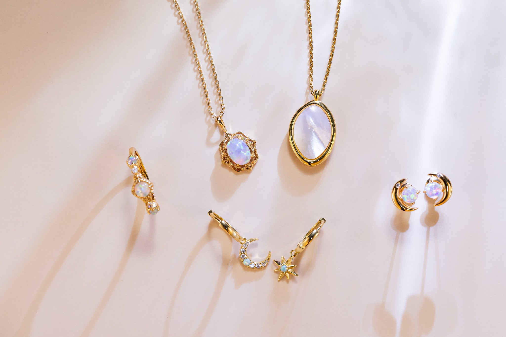 Fire Opal or Precious Opal? A Guide to Beauty and Meaning of Opal Jewelry