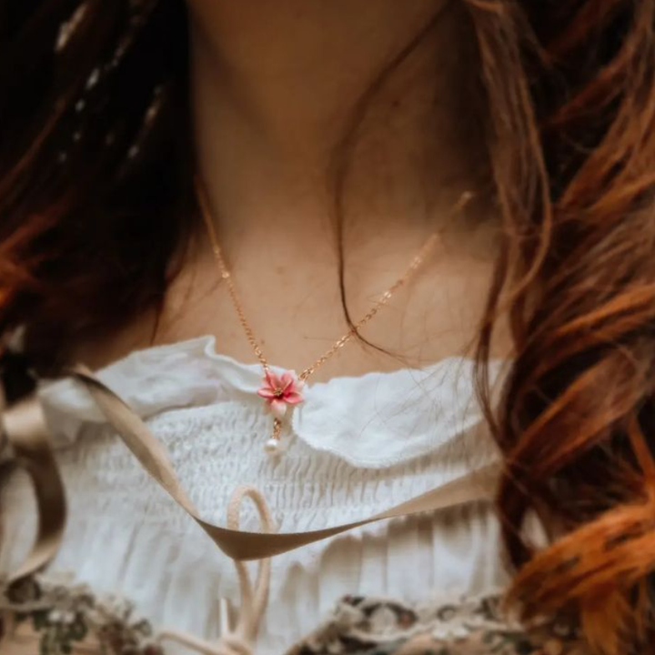 magnolia gold necklace