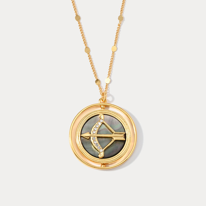 Collar del zodiaco dorado