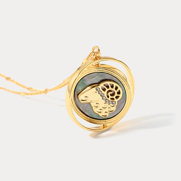 Collar del zodiaco dorado