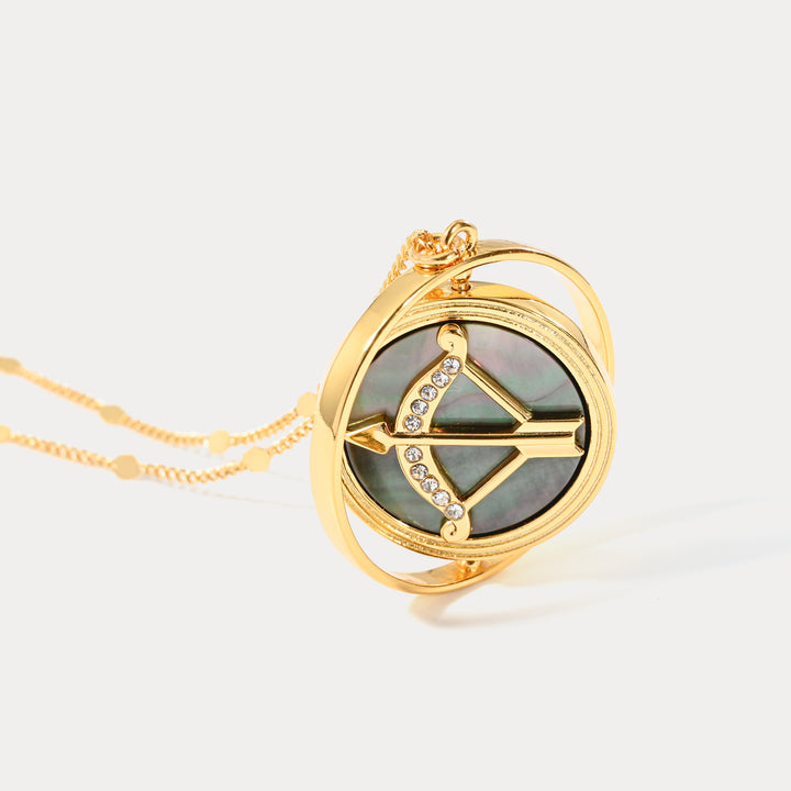Collar del zodiaco dorado