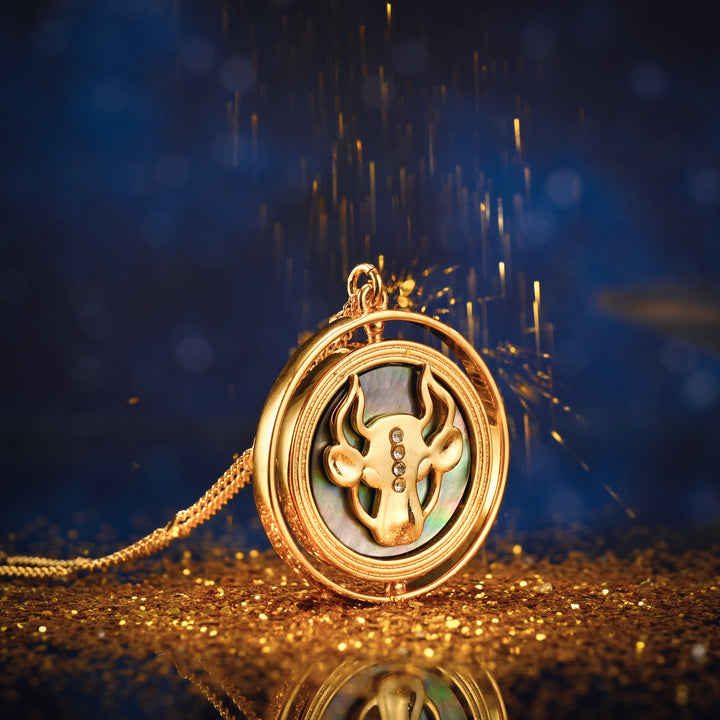Collar del zodiaco dorado