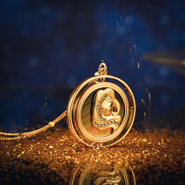 Collar del zodiaco dorado