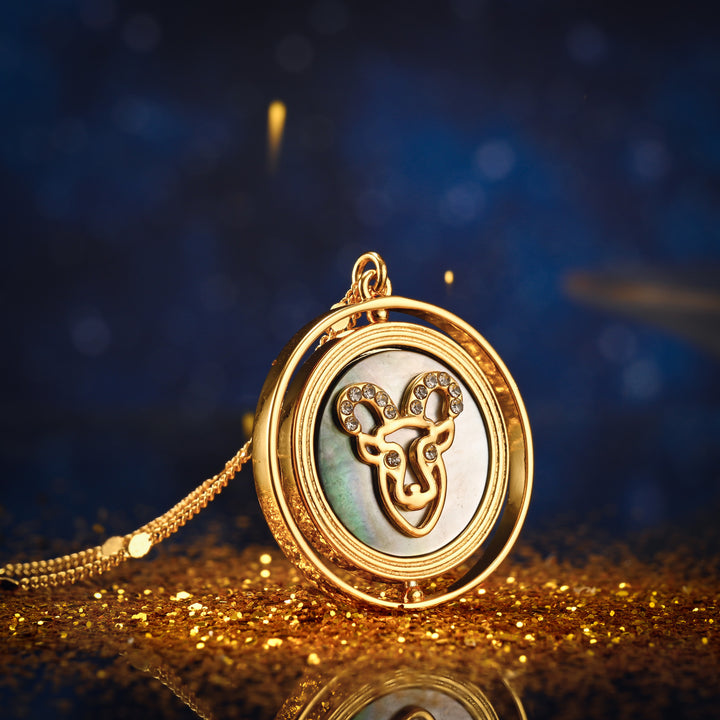 Collar del zodiaco dorado