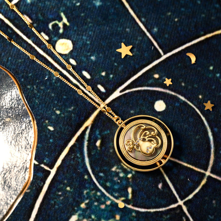 Collar del zodiaco dorado