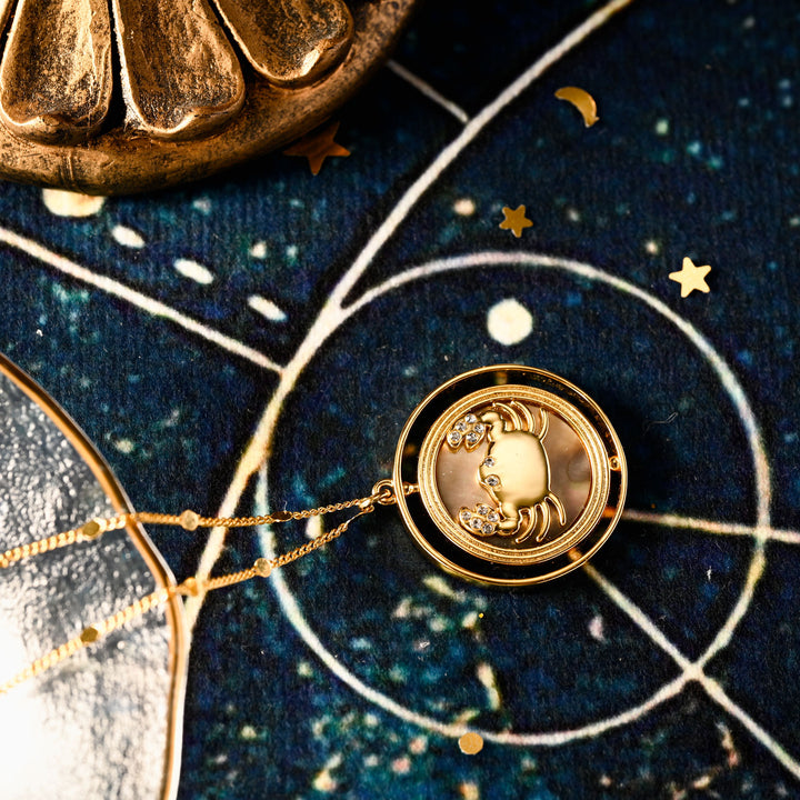 Collar del zodiaco dorado