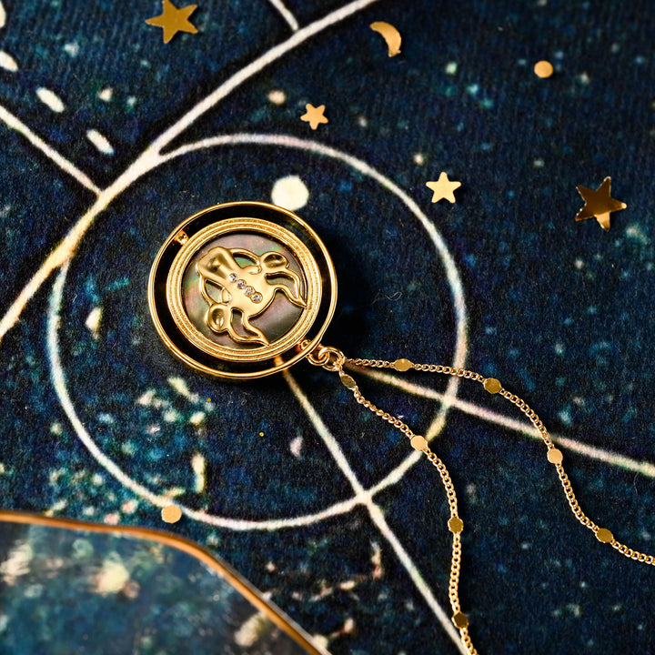 Collar del zodiaco dorado