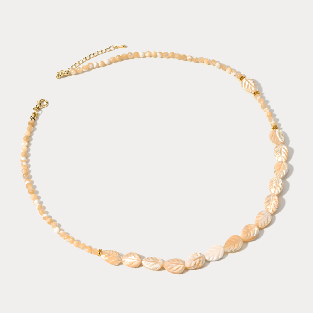 Collier de perles de feuilles de perle sculptée