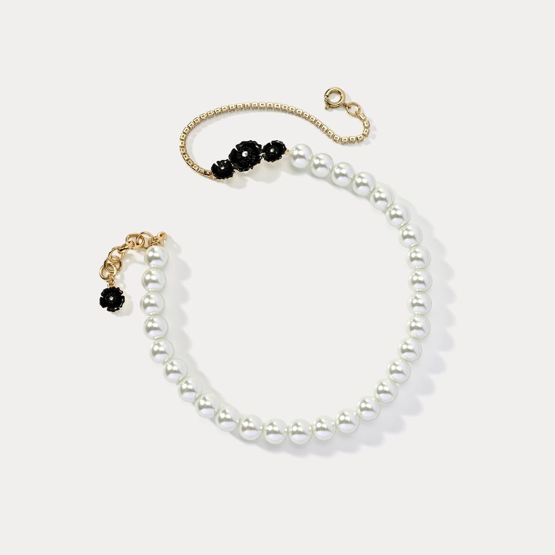 Black Flower Pearl Beaded Necklace