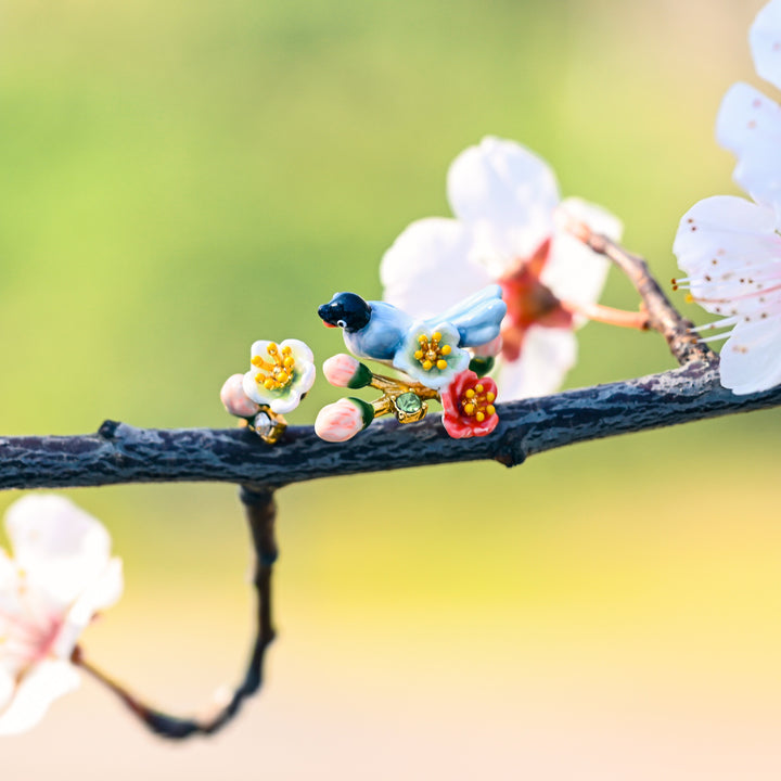 Delicate Red-billed Blue Magpie Flower Ring