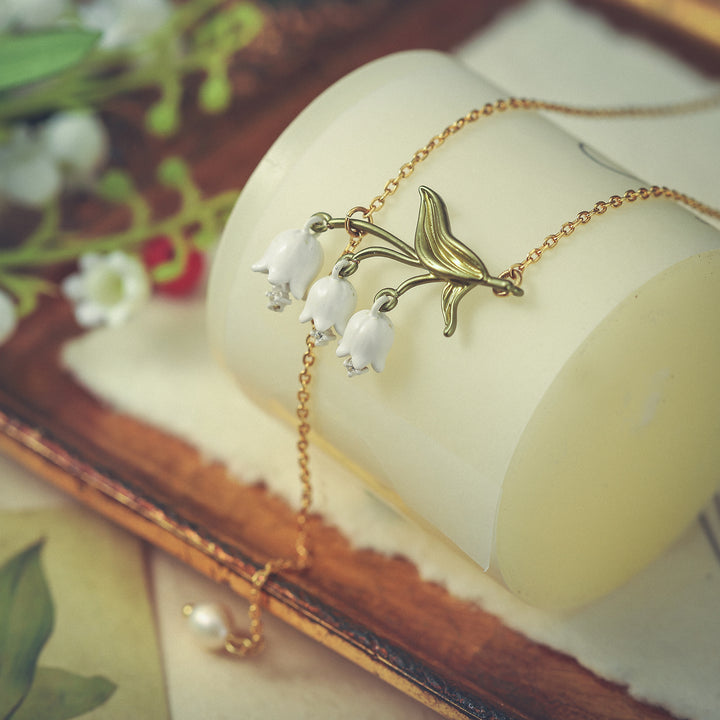 May Lily Flower Thin Necklace