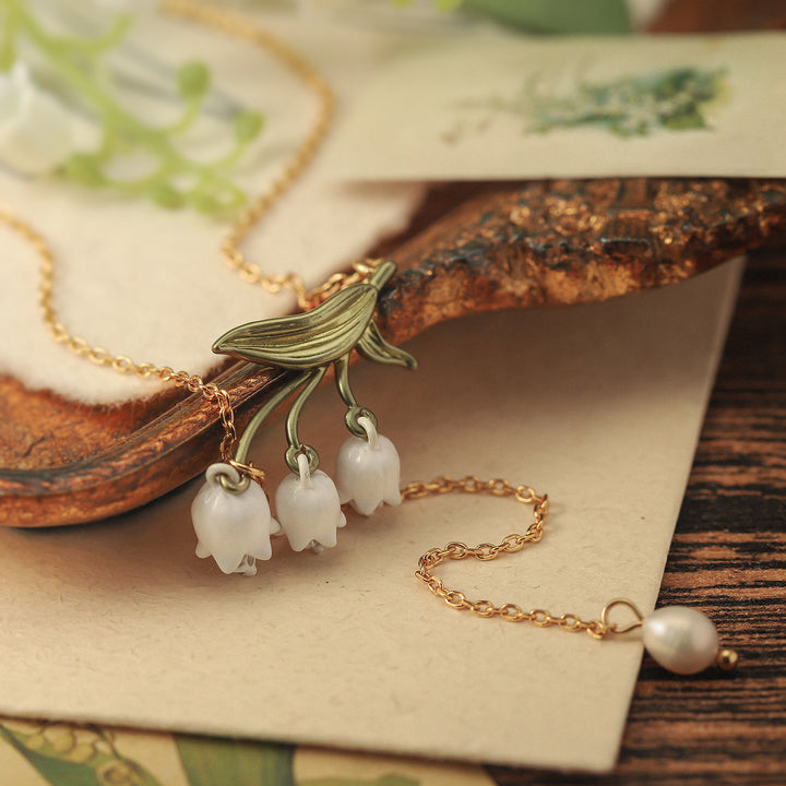 May Lily Flower Baroque Pearl Necklace
