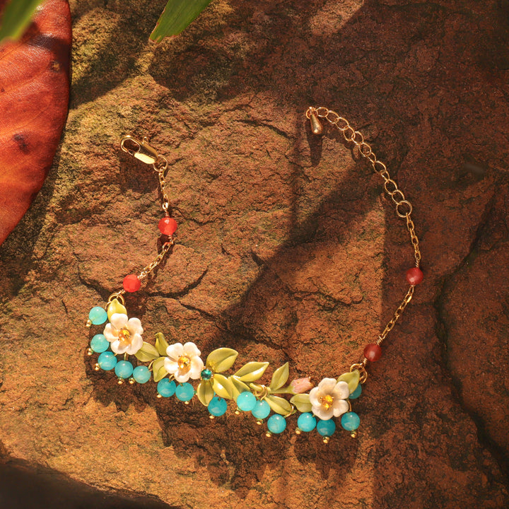 Delicate Blueberry Flower Bracelet gold