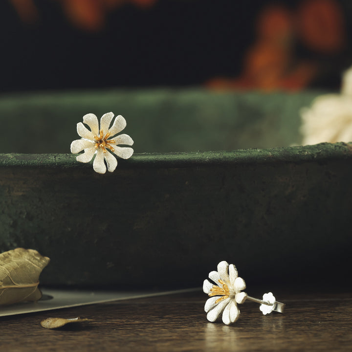 Silver Daisy Stud Earrings
