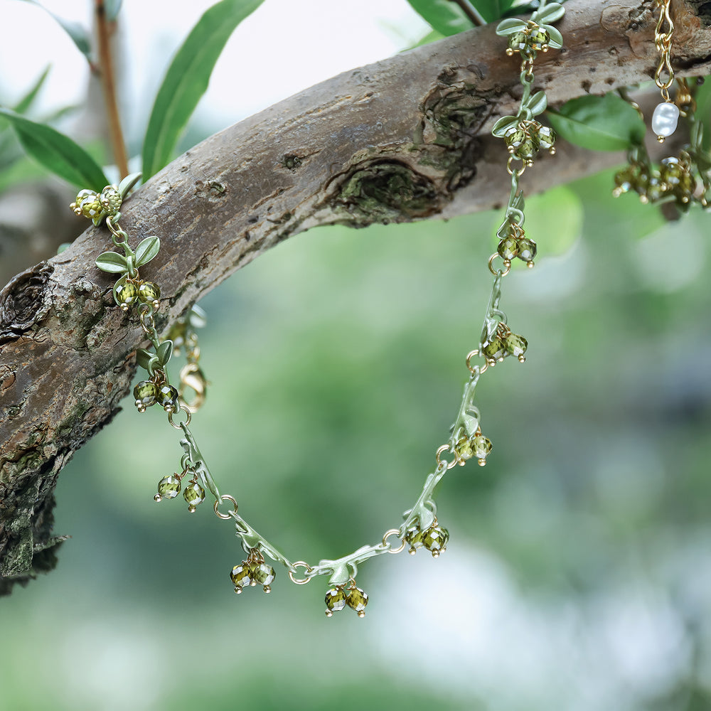 Green Chokeberry Necklace
