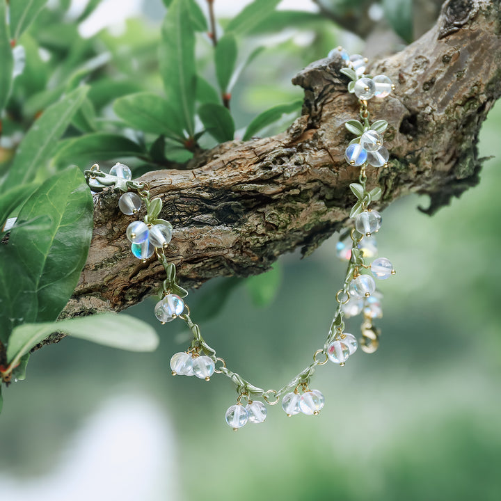Selenciasht White Currant Necklace