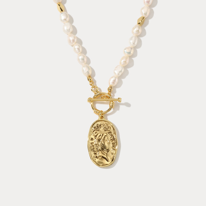 Selenichast Portrait Pendant Pearl Necklace