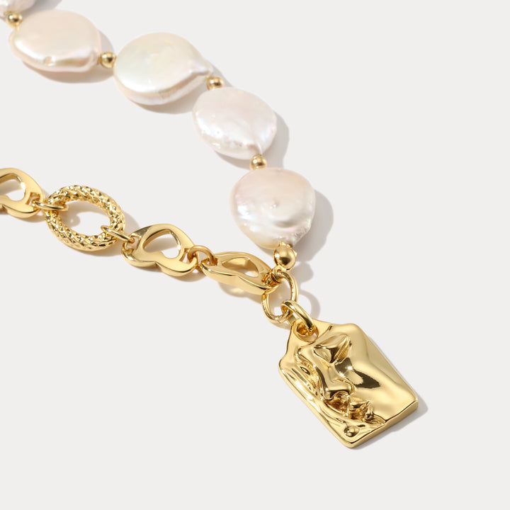 Gold Portrait Hollow Pearl Necklace