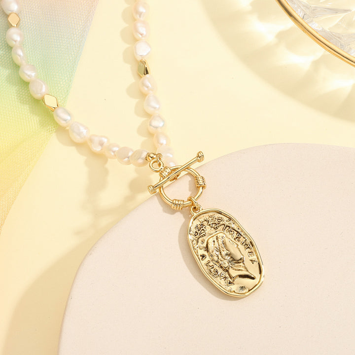Portrait Pendant 18k Pearl Necklace