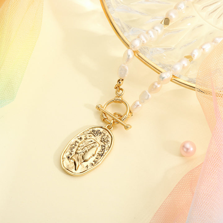 Portrait Pendant Pearl Hollow Necklace
