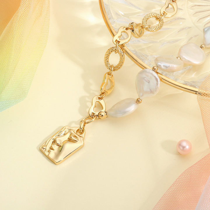 Portrait Hollow Pearl Chain Necklace