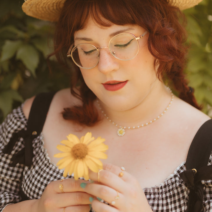 Daisy Pearl Necklace