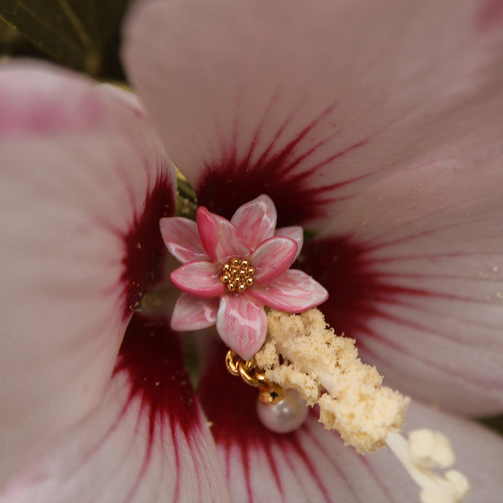 magnolia statement necklace