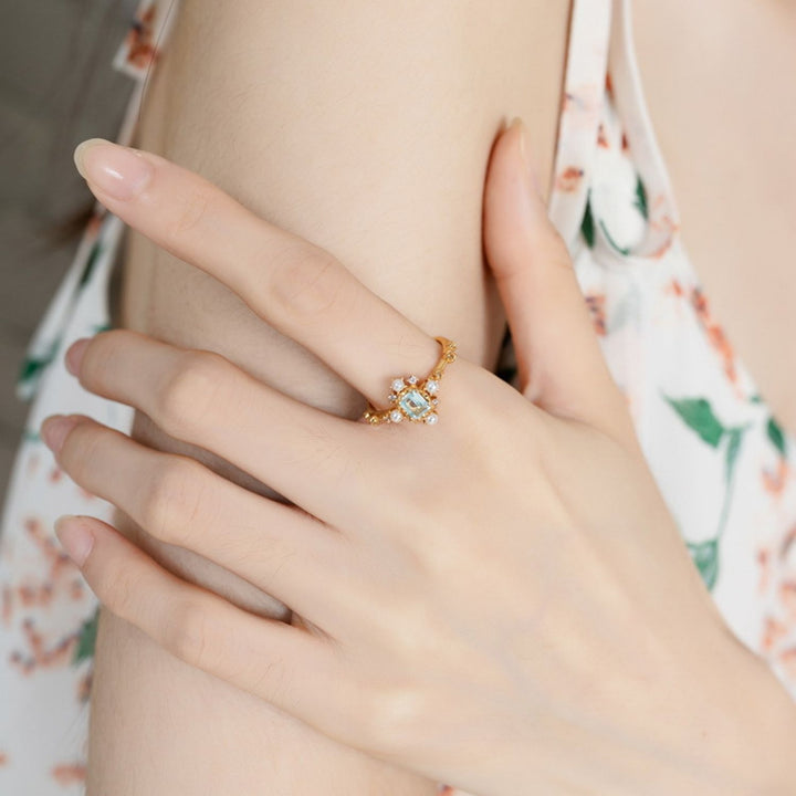 gold topaz ring