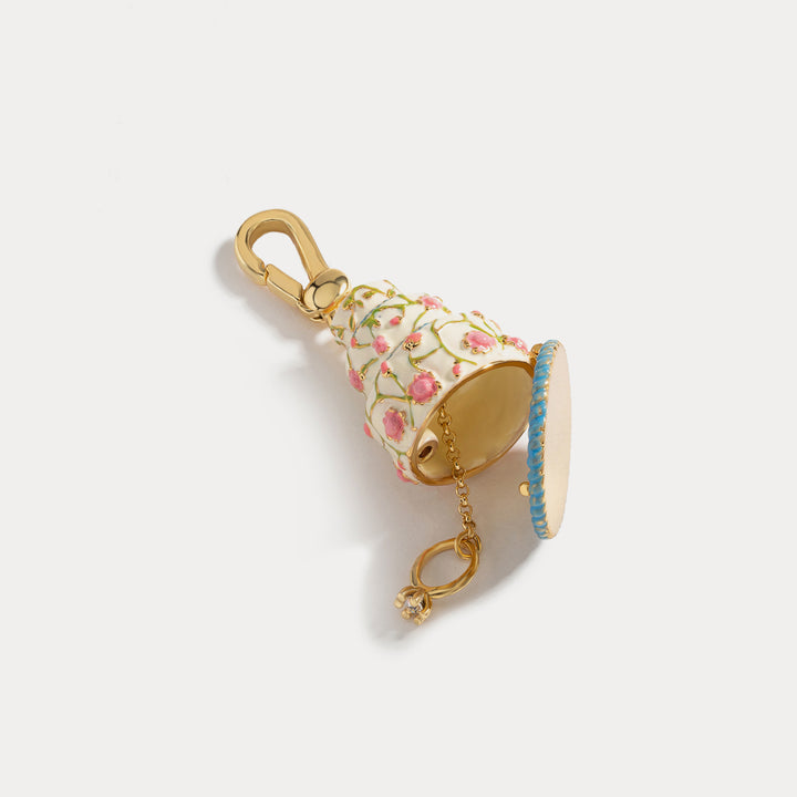 flower cake pendant