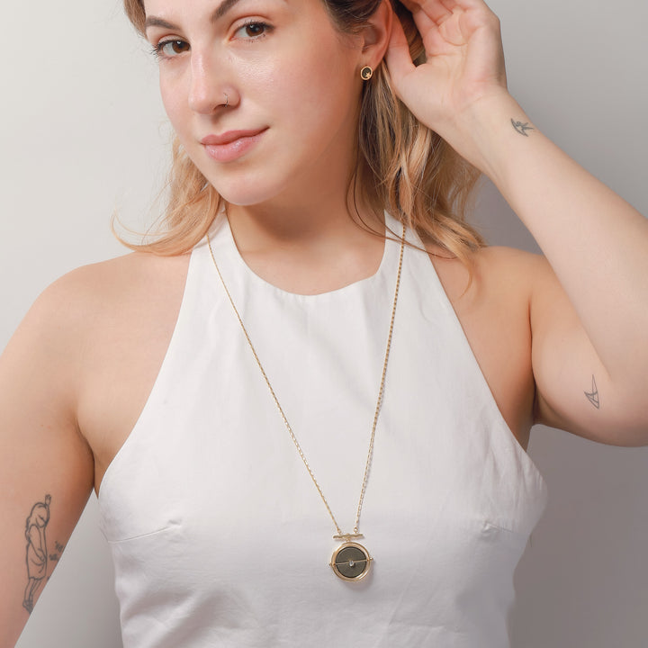 venus long necklace
