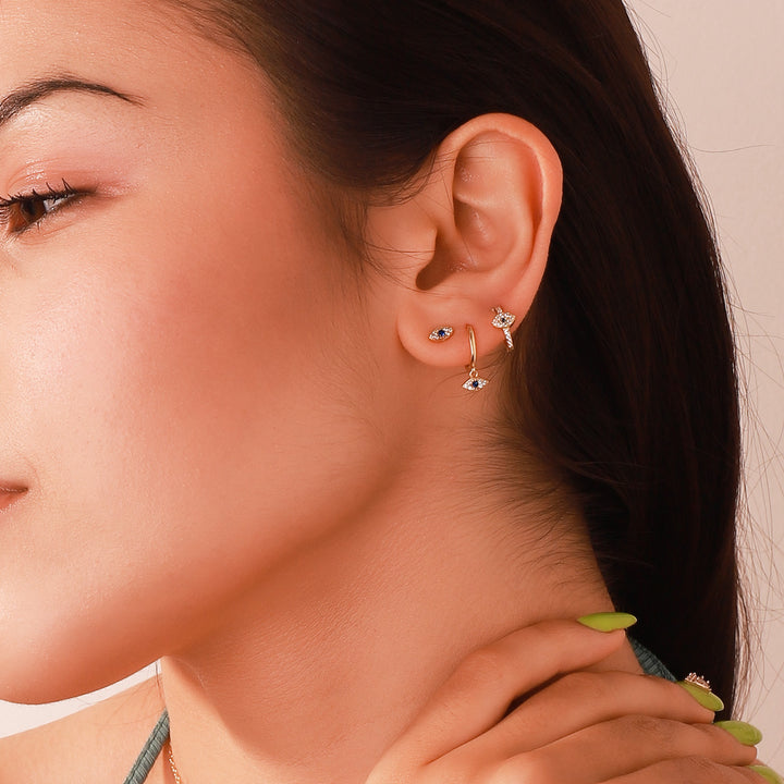 Selenichast sapphire eyes diamond stud earrings