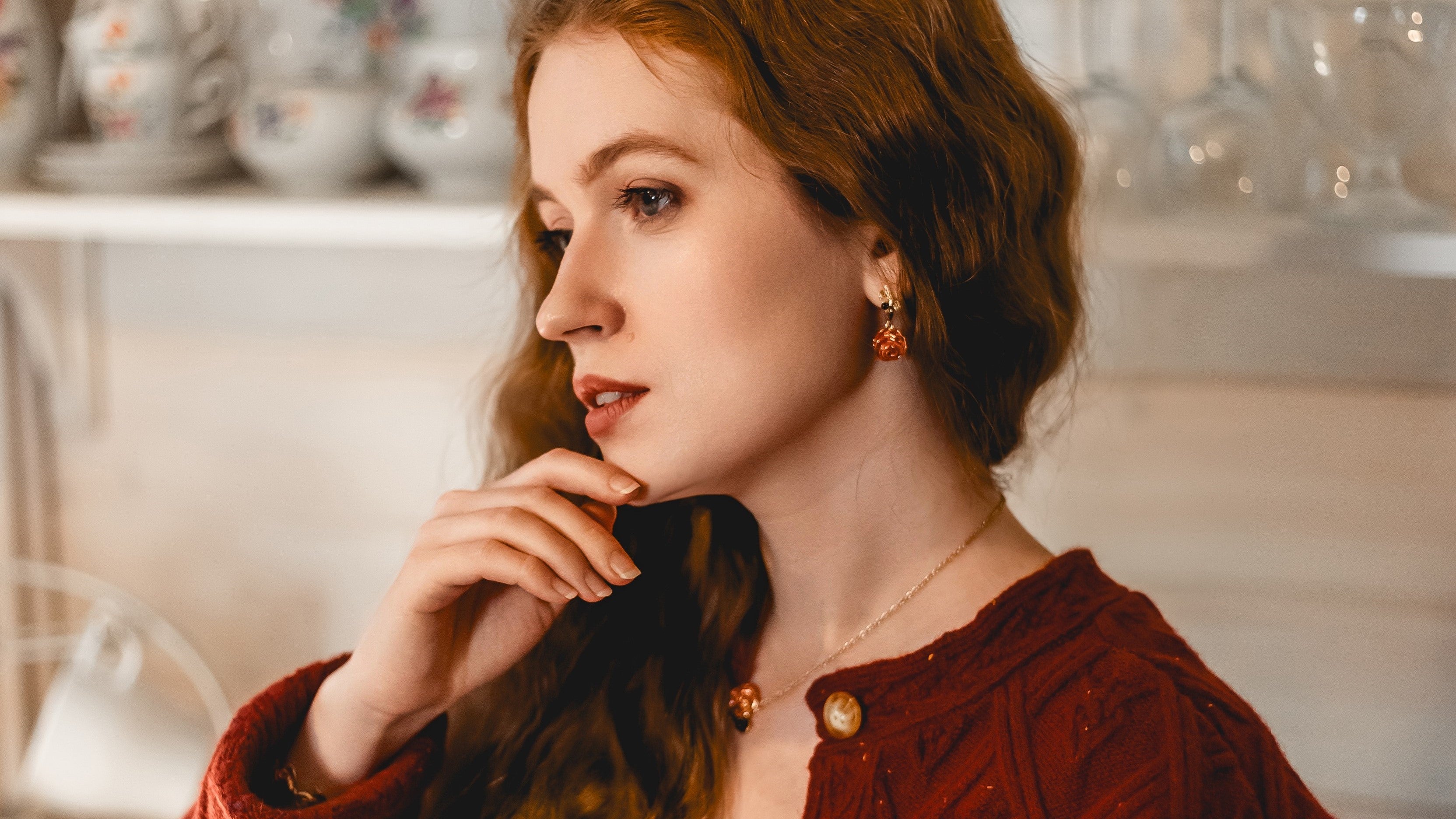 What is June’s Birth Flower? The Rose Jewelry Guide