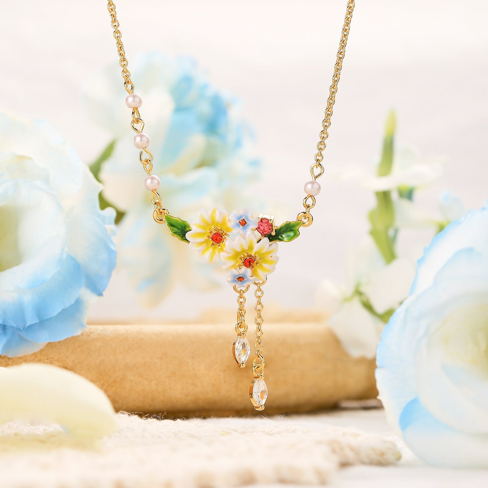 Selenichast Daisy April Birth Flower Necklace