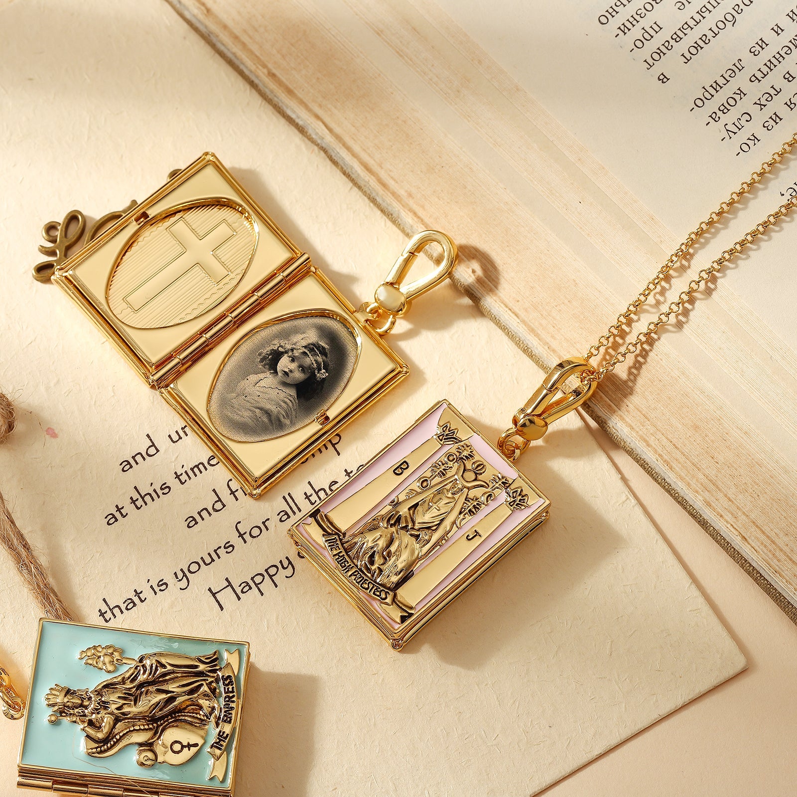 Selenichast Locket Necklace with Picture