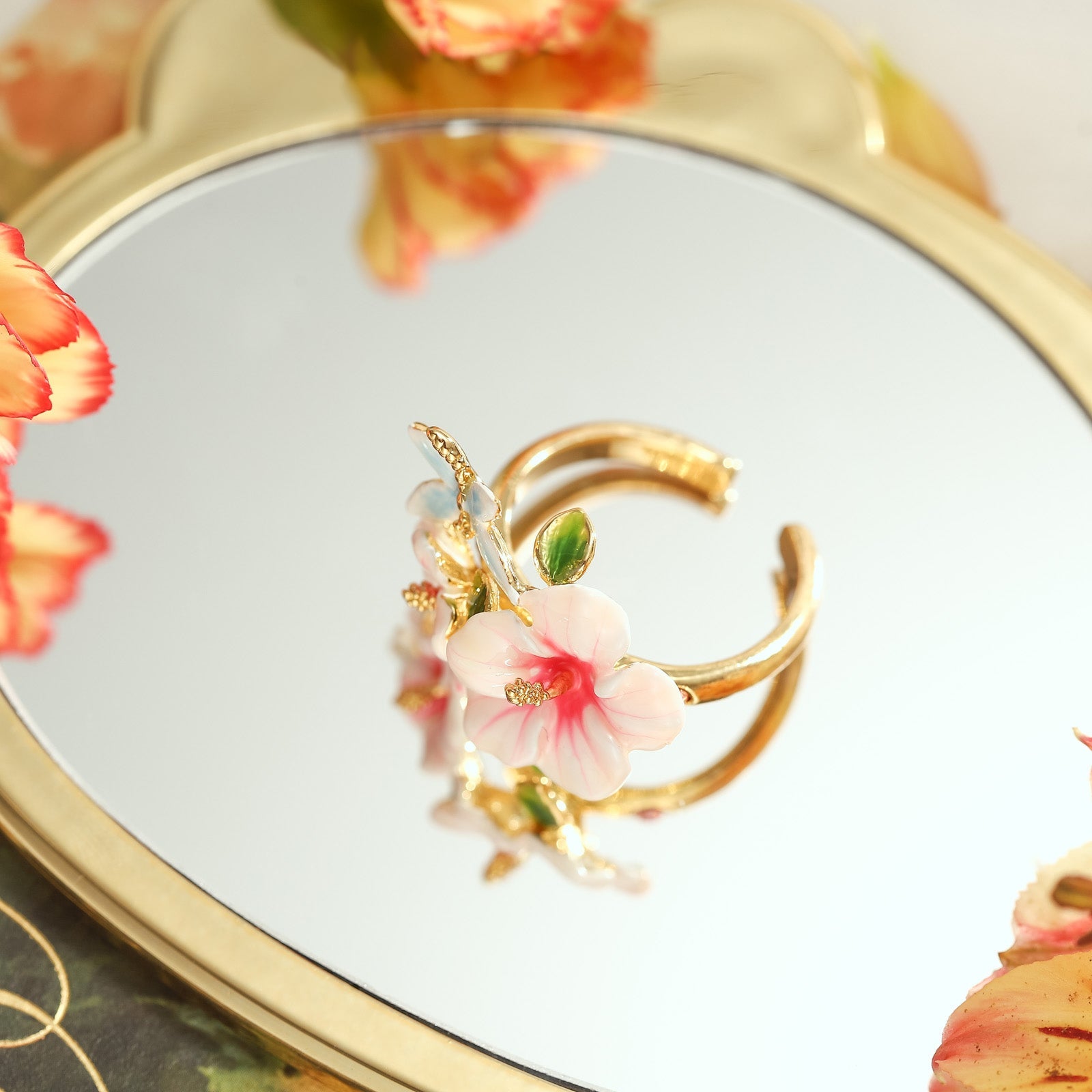 Selenichast Hibiscus Ring