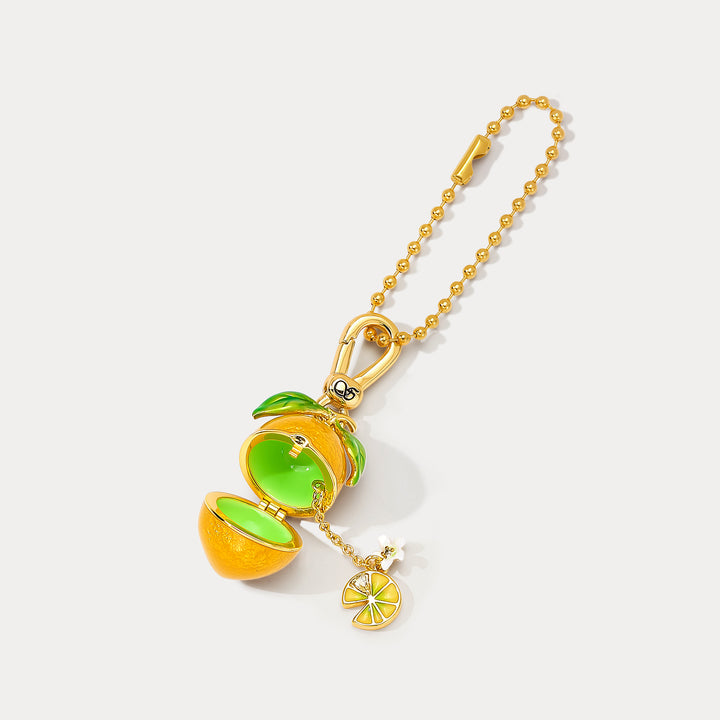 Collier pendentif médaillon au citron
