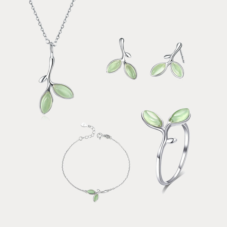 Silver Leaf Stud Set