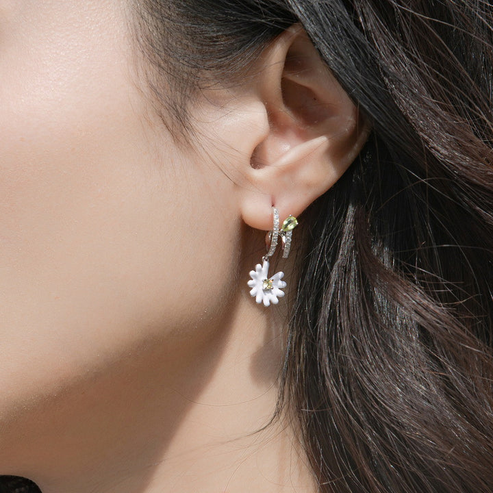 Selenichast Silver Daisy Earrings