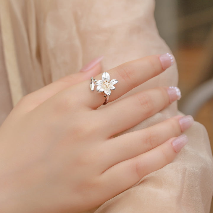Silver Lily Ring