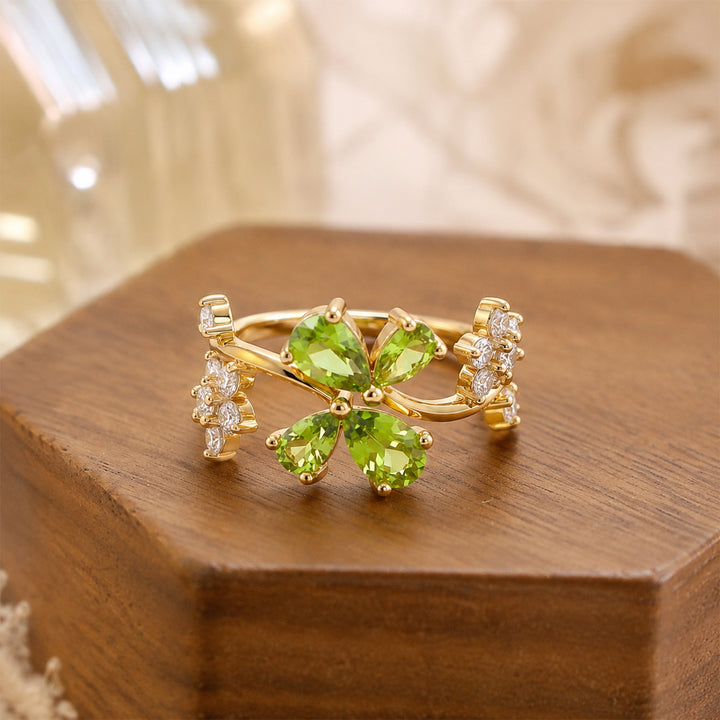Peridot Four Leaf Clover Ring