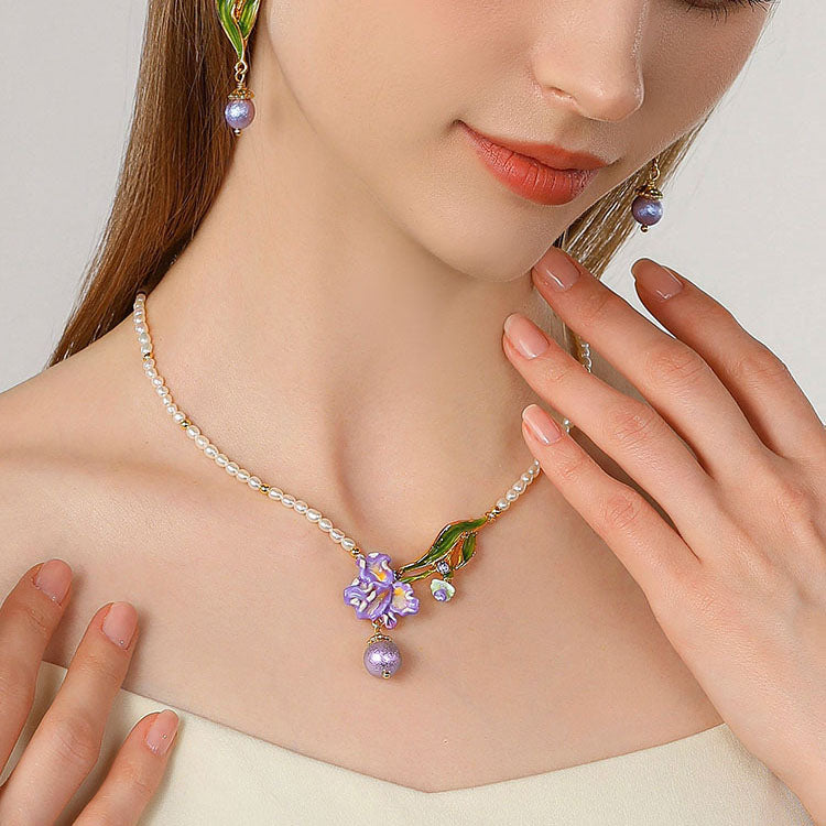 Iris Flower Pearl Necklace