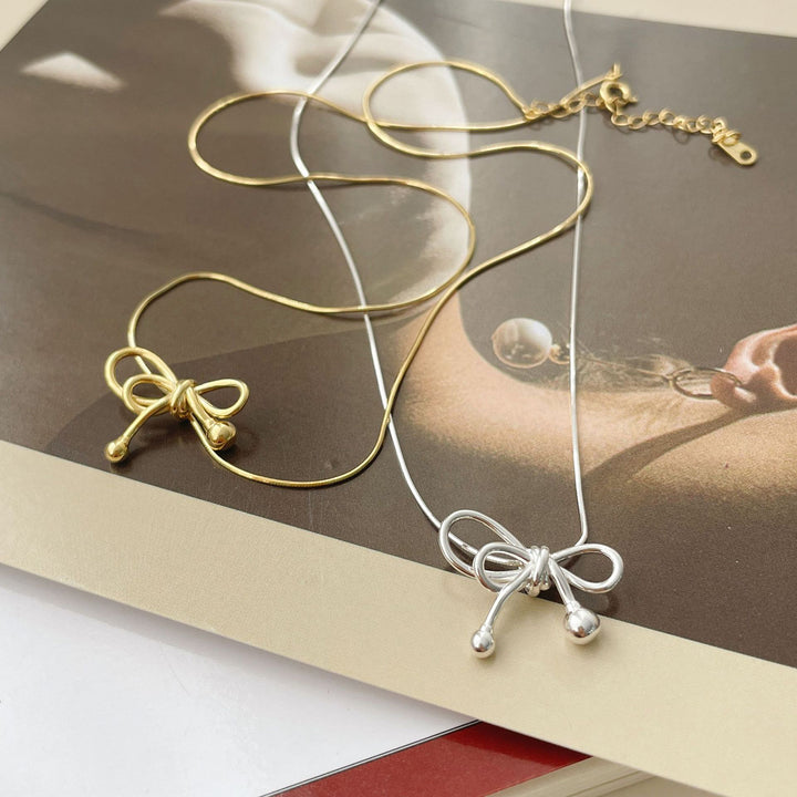 Bow Necklace