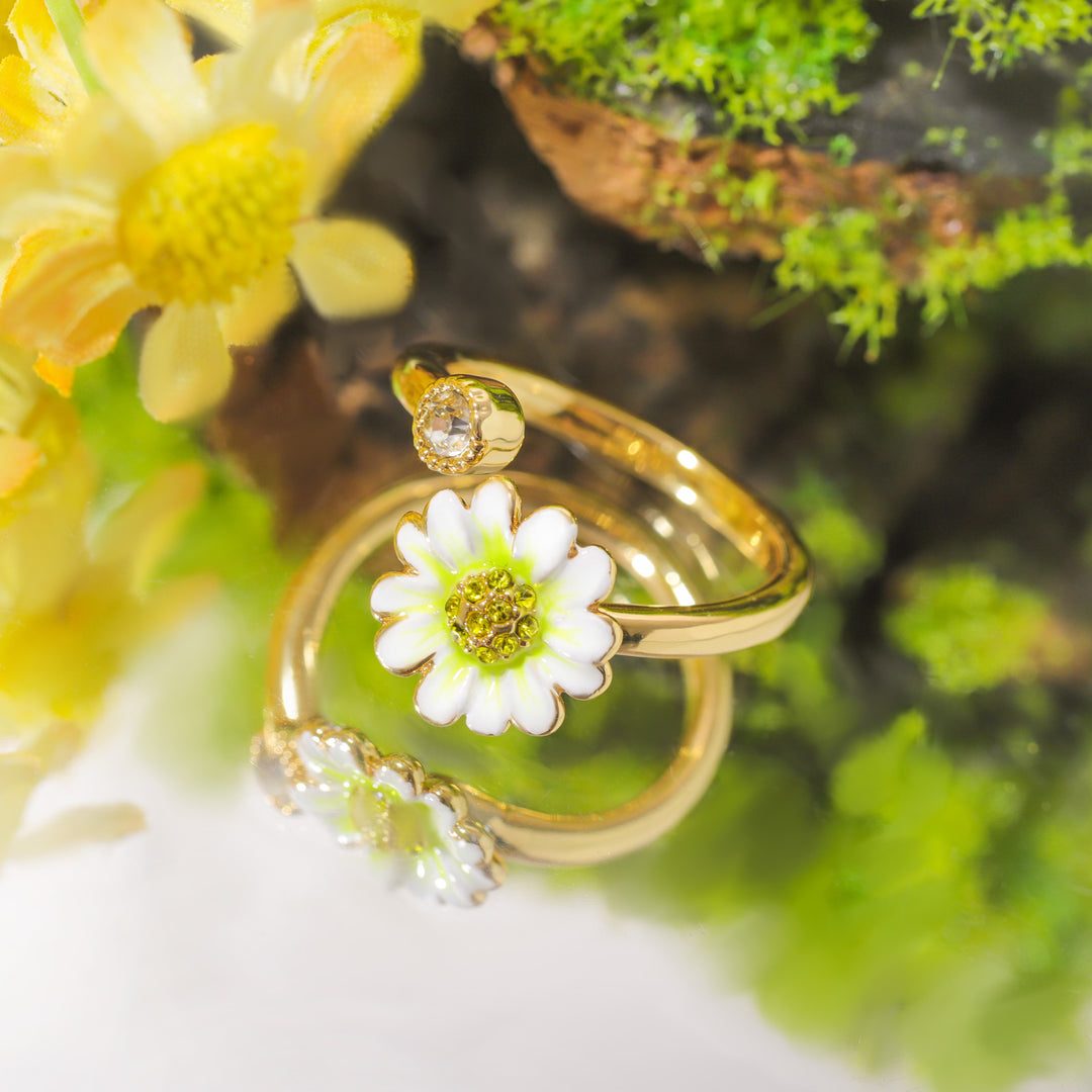 Selenichast Daisy Ring