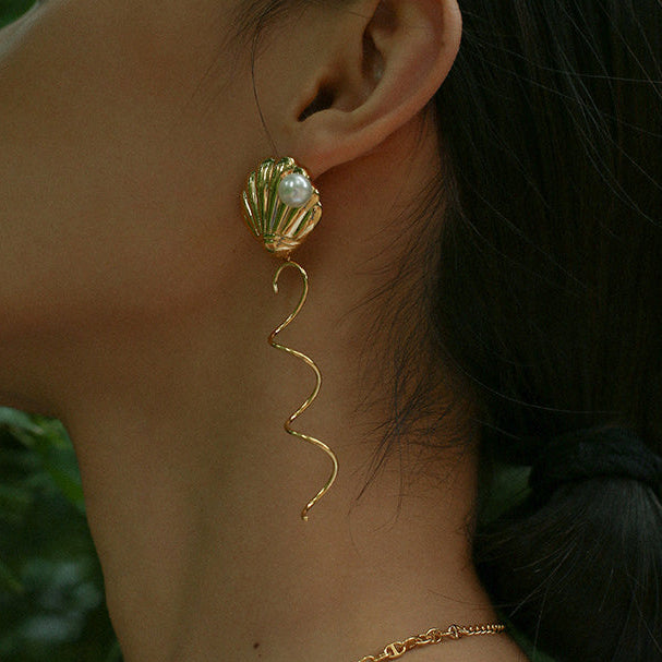 Selenichast Shell Dangle Earrings