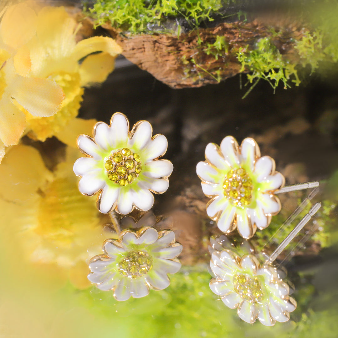 Selenichast Daisy Stud Earrings