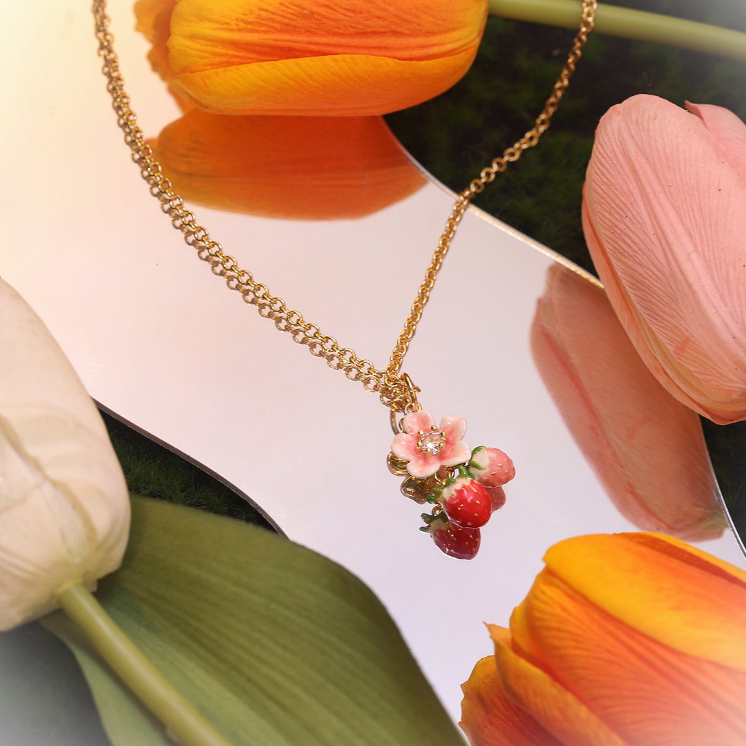 Collana a fiori di fragola