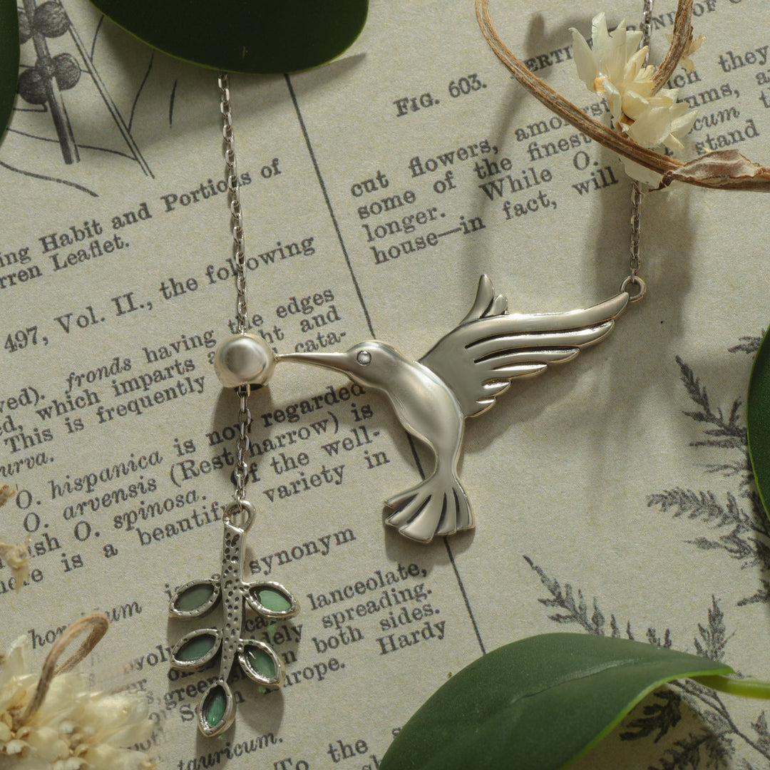 Collier de branche de colibris et d'olive