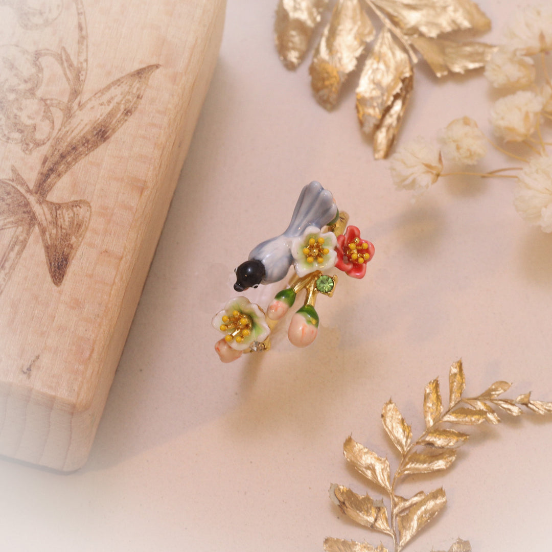 Red-billed Blue Magpie Flower Ring