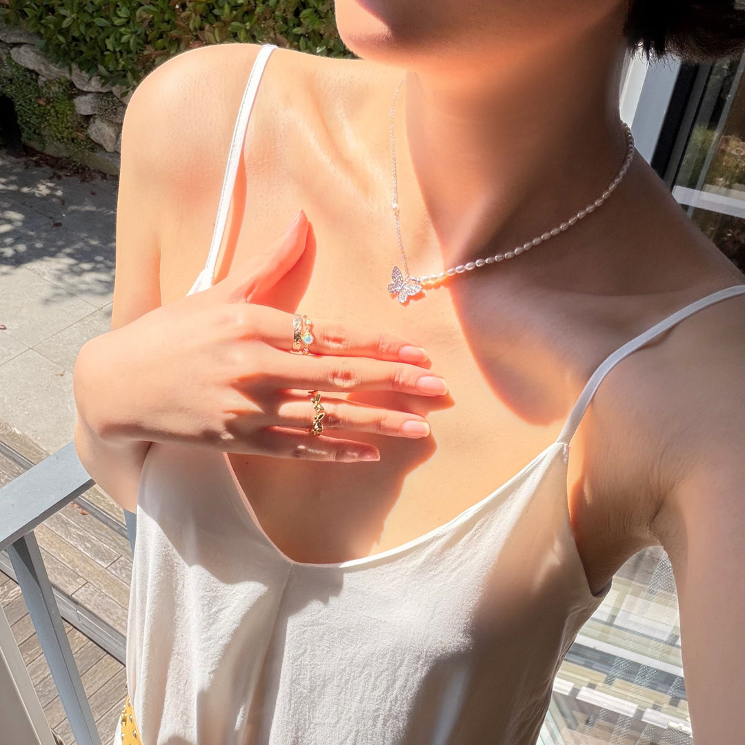 Selenichast Silver Pearl Necklace