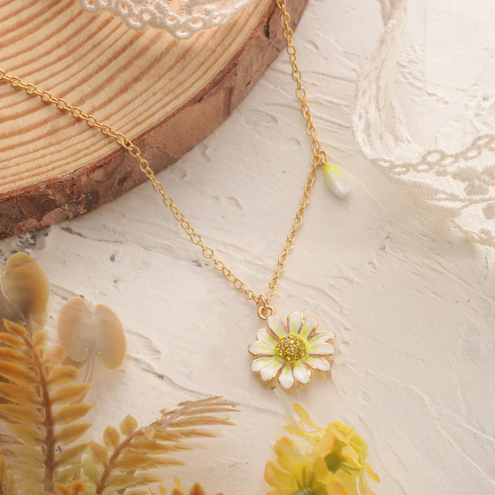 Daisy Pendant Necklace